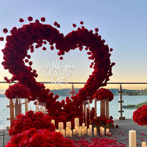 Flores artificiales de boda para arco de corazón, arco decorativo de flores en forma de corazón, arco de flores de corazón rojo para decoración de eventos - Product Image 1