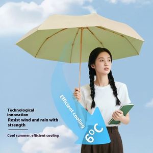 Parapluie pliant classique pour femme YU XIN, pour usage publicitaire et voyage, avec petite poignée dorée, 8 baleines, revêtement coloré, commande manuelle, pliable en trois sections - Product Image 2