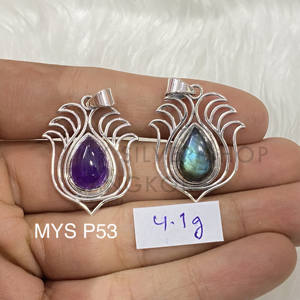 Colgante de plata con piedras preciosas Diseño de loto hecho a mano Fabricación de colgantes finos para joyería fina - Product Image 1