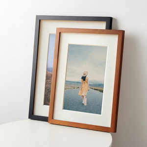 Cadre photo en bois minimaliste rectangulaire vertical pour table, en bois durable - Product Image 1