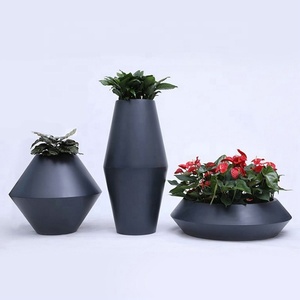 Ensemble de pot de fleurs en forme de cône symétrique en fibre de verre moderne Décoration de jardin sur pied élégante - Product Image 2