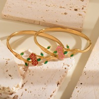 Gelang Manset Bunga Kamelia Enamel Baja Tahan Karat Grosir Berlapis Emas, Gelang Bunga Tahan Air, Perhiasan Fashion untuk Wanita