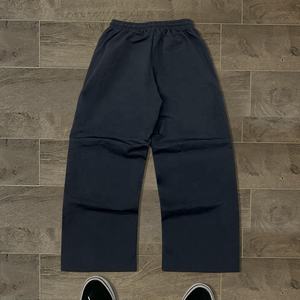 Pantalones Deportivos Personalizados con Botones Laterales, Pantalones Deportivos Holgados de Pierna Recta, Fabricante de Pantalones Deportivos Holgados a Rayas de Nailon para Hombre - Product Image 2