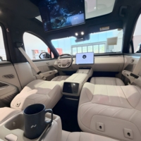 Mobil Listrik Murni Nio Onvo L80 Model 2026, Pengisian Cepat Tegangan Tinggi 900V, EV 2/4WD SUV, Kendaraan Energi Baru, Mobil China untuk Dijual