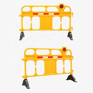 Güvenilir kalite mobil demir çarpışma üç delikli plastik PE güvenlik su dolu bariyerler - Product Image 4