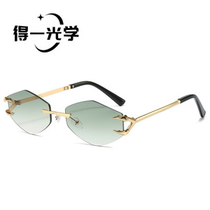 Fashion Square Oversized <b>Sunglasses</b> For Women Uv400 Protection Light Weight Black Frame Pc Lens - Product Image 3