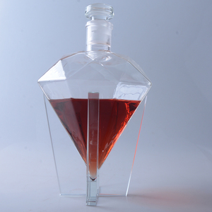 Decantador de whisky en forma de diamante moderno de 750ml Vidrio de borosilicato eco-sostenible Vino/licor de alta transparencia Diseño ecológico - Product Image 3