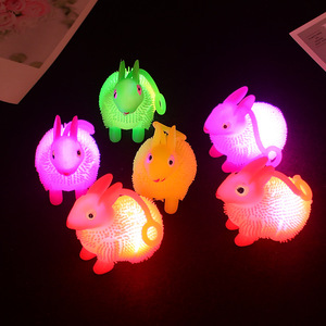 ของเล่นกระต่ายเรืองแสง พอมพอม พลาสติก ไฟ LED บรรเทาความเครียด ลูกบอลเด้งดึ๋ง สำหรับเด็ก ของเล่นสำหรับทุกเพศ - Product Image 2