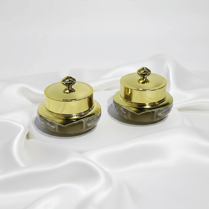 Pots en plastique uniques <span class=keywords><strong>de</strong></span> 10g avec couvercle couronne pour crème et lotion, contenants pour soins <span class=keywords><strong>de</strong></span> <span class=keywords><strong>la</strong></span> peau, pots <span class=keywords><strong>de</strong></span> crème pour le visage avec couvercles - Product Image 1