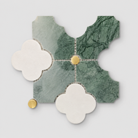 Mosaïque de marbre vert personnalisée, motif floral blanc en pierre découpée au jet d'eau pour murs et sols