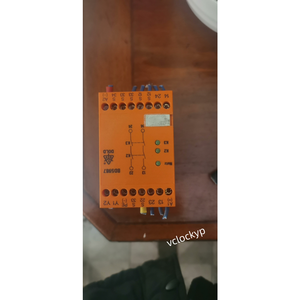 Relé de Seguridad Dold BD5987 / Usado en Muy Buen Estado - Product Image 1