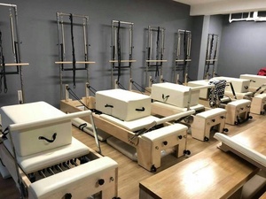Máquina reformadora de <span class=keywords><strong>Pilates</strong></span> de madera de arce blanco con medio trapecio utilizada en <span class=keywords><strong>Pilates</strong></span> Studio Body <span class=keywords><strong>Reformer</strong></span> <span class=keywords><strong>Pilates</strong></span> con torre - Product Image 4