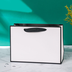 Bolsas de Papel Promocionales Personalizadas con Diseño de Moda para Empaque de Ropa, Bolsas de Papel Personalizadas con Logotipo para Negocios - Product Image 5