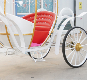Carruaje de Caballos Personalizado y Elegante de 4 y 6 Plazas para Transporte Especial, Bodas, en Venta en Europa - Product Image 4