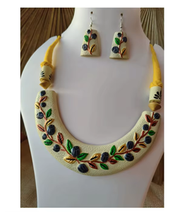 Ensemble collier et boucles d'oreilles bohème élégant en terre cuite, bijoux de créateur, accessoire léger pour mariage, occasions festives et usage quotidien - Product Image 3