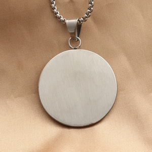 Yunnique – collier avec pendentif rond en acier inoxydable pour hommes, design géométrique, charme mains de prière, bijoux à la mode, 220266 - Product Image 2