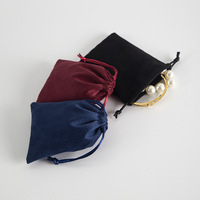 Sac à cordon en velours multicolores de luxe avec logo personnalisé, sac de rangement doux et réutilisable pour bijoux, boucles d'oreilles, petits accessoires, emballage