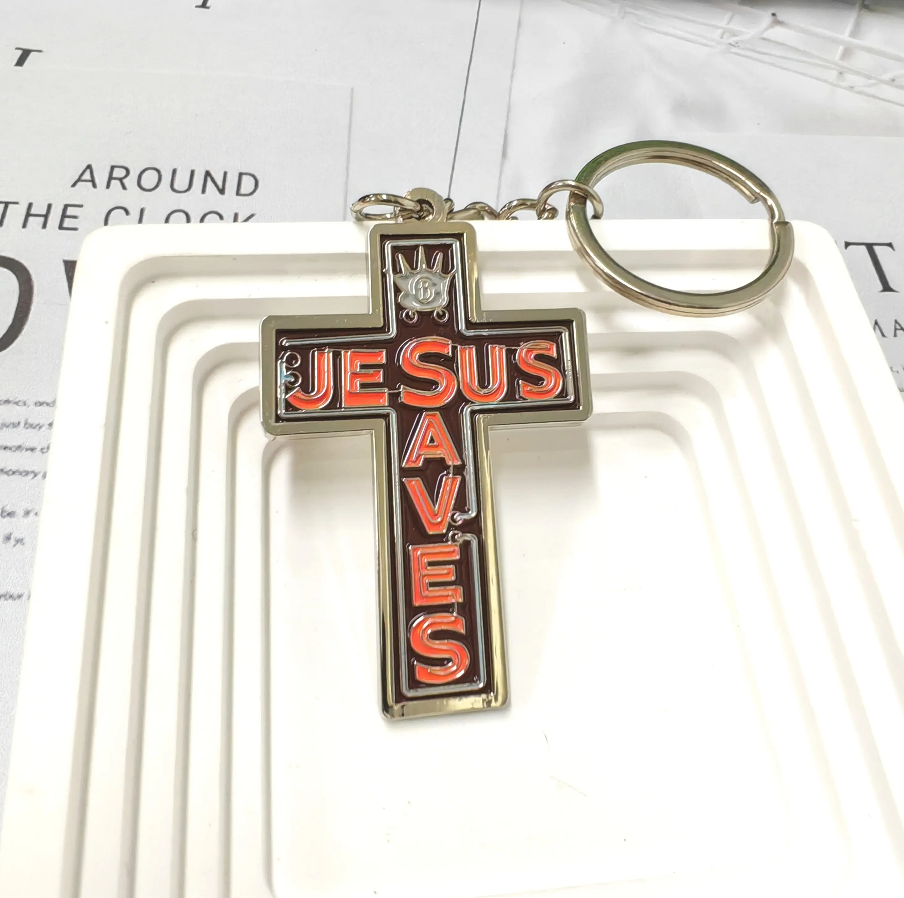 Fabrika özel metal çinko alaşım anahtar zincirleri İsa tasarım yumuşak emaye anahtarlık