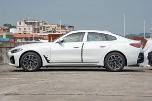 รถยนต์ไฟฟ้า BMW i4 สปอร์ต ปี 2024 สมรรถนะเยี่ยม ดีไซน์ทันสมัย แบตเตอรี่ 78.92 กิโลวัตต์ชั่วโมง และการเร่งความเร็ว 5.6 วินาที - Product Image 3