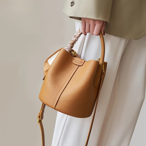 Sac bandoulière grande capacité haut de gamme pour femme, nouveau style 2025, sac seau polyvalent, sac à main de travail en PU - Product Image 2