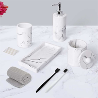 Ensemble de salle de bain moderne en polyrésine marbrée blanche, écologique, plus de huit pièces