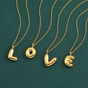 Nuevos productos calientes collar de alfabeto de burbujas collar de colgante de letra inicial de globo Chapado en latón personalizado - Product Image 3