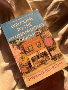 Compre el Libro Bienvenida a la Librería Hyunam-Dong de Hwang Bo-Reum, Novela de Ficción en Inglés, Libro Coreano Más Vendido - Product Image 4