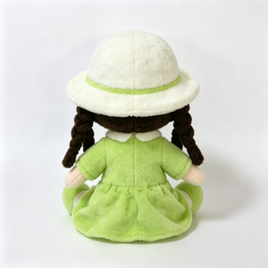 Muñeca de peluche personalizada para niña con vestido verde y sombrero blanco, muñeca de peluche con cabello trenzado, muñeca de peluche con rostro bordado, encantadora muñeca de trapo. - Product Image 3