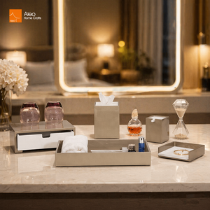 Organisateur de rangement rectangulaire en résine pour tiroir de coiffeuse, finition extérieure or champagne, composant modulaire haut de gamme pour le rangement de produits de bain, de soins et de maquillage - Product Image 1