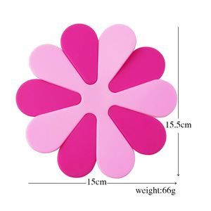 Set de table en silicone Hyungyong motif floral vert et blanc, isolant thermique pour usage domestique - Product Image 3