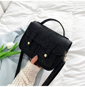 Couleurs personnalisées feutre cadeau sac filles dame fronde messager sacs à main nouvelle mode petit carré couleur bonbon femmes polyester sac fermeture éclair - Product Image 4