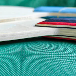 Hoja de raqueta de tenis de mesa de carbono triangular/en forma de lágrima personalizada OEM de YoungJoy. - Product Image 5