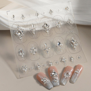 Autocollants de strass pour nail art, luxe, incrustés de zircon et de perles, motif floral, entièrement sertis, motifs de pierres précieuses pré-arrangés pour la décoration de manucure DIY - Product Image 4