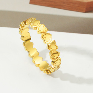 แหวนวงกลมทองคำประดับเพชร สแตนเลสไม่ลอก ดีไซน์หรูหราเบาๆ สไตล์เฉพาะตัว แหวนรูปหัวใจสีพีช - Product Image 4