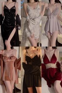 Set Pigiama Donna 2 Pezzi in Seta Lavorata a Maglia con Scollo a V, Vita Alta, Maniche Lunghe, Lunghezza Intera, Logo Frontale e Decorazione Stile Stagionale 2025 - Product Image 6