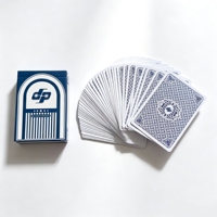 Cartes à jouer en plastique PVC bleu et rouge, personnalisées, imprimées sur mesure, en gros, imperméables, avec boîte, directement de l'usine