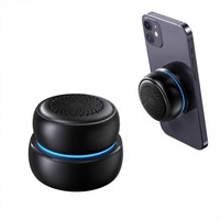 Speaker Nirkabel Magnetik Portabel Bass Stereo 360 yang Kuat Pencahayaan LED RGB Desain Mini Daya Tahan Baterai 3-5 Jam Kontrol Tombol