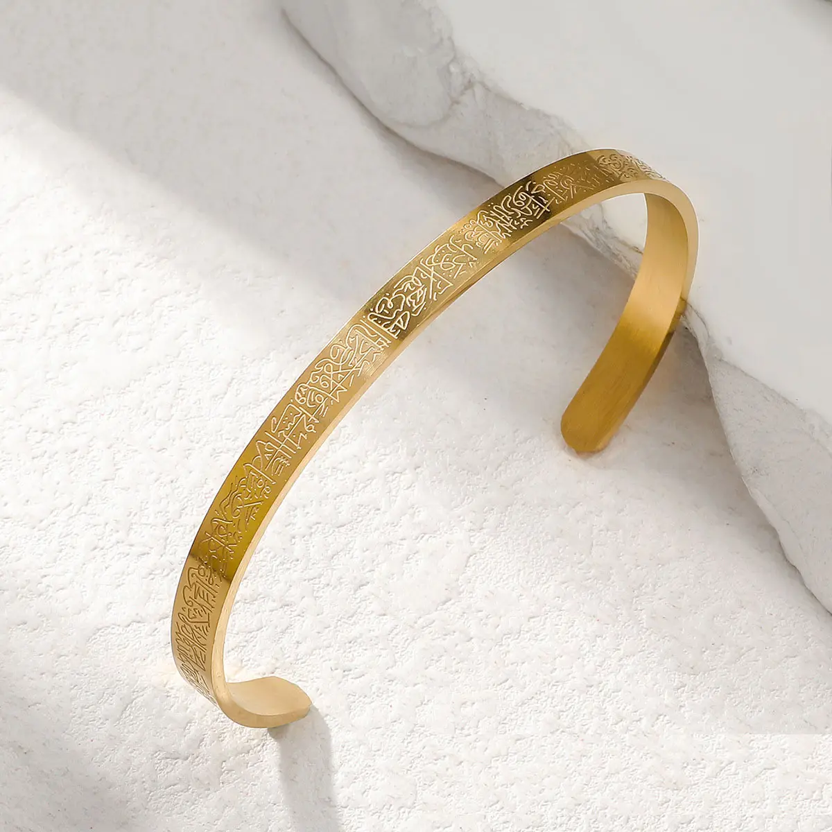 Pulseiras de abertura clássica banhadas a ouro 18K em aço inoxidável Ayatul Kursi gravado 6 mm para presente de joias da moda