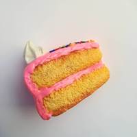 La Chine fabrique des aimants de réfrigérateur de dessert exquis personnalisés crémeux doux aliments vifs personnalisés gâteau populaire d'aimants de réfrigérateur