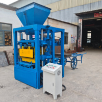 Machine à briques vibrantes économique 4-26, presse semi-automatique à blocs creux en béton à faible coût pour la Tunisie, idéale pour les petites entreprises en démarrage