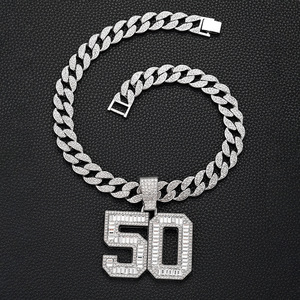 สร้อยคิวบันฮิปฮอปขนาด 15 มม. สีทองแบบไมอามี่ ประดับเพชรเต็มเส้น พร้อมจี้เลข 50 - Product Image 4