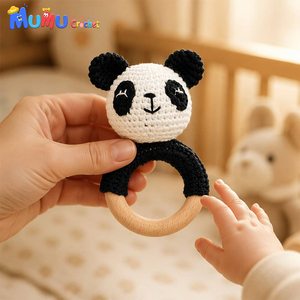 Juguete <span class=keywords><strong>de</strong></span> algodón orgánico hecho a mano al por mayor, sonajero <span class=keywords><strong>de</strong></span> ganchillo amigurumi con anillo <span class=keywords><strong>de</strong></span> madera, <span class=keywords><strong>mordedor</strong></span> para bebé, ideal para regalos <span class=keywords><strong>de</strong></span> baby shower y suministros para tiendas. - Product Image 2