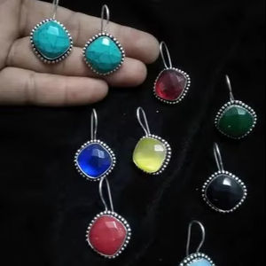 ต่างหูปะการังโอปอลสีเขียวขุ่นสีเขียวนิลชุบเงินทำมือสำหรับผู้หญิงต่างหูสำหรับงานแต่งงาน - Product Image 1