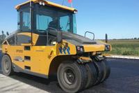 Compacteur pneumatique à pneus XP305KS 30 tonnes, 140 kW diesel, avec une pression au sol de 460 kPa pour autoroutes et asphalte