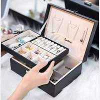 Boîte à bijoux en cuir PU, nouveauté mode européenne boîte à bijoux Double couche boîte de rangement de bijoux pour bague, boucles d'oreilles et collier boîte d'emballage
