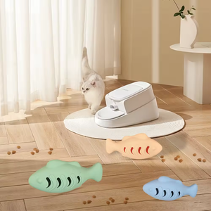 2025 nuovo giocattolo interattivo a forma di pesce in Silicone per gatti, orientato alla salute, giocattoli da masticare per animali domestici che digrignano i denti strappando l'erba gatta inclusi - Product Image 6