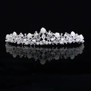 RS021 yeni moda kristal küçük Tiaras beyaz gül çiçekli saç bantları mücevherli inci Hairband taç