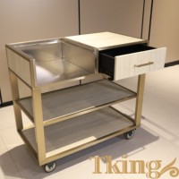 Fournisseur chinois d'articles de buffet Chariot d'hôtel en or Chariot de service de transport de nourriture chaude en acier inoxydable