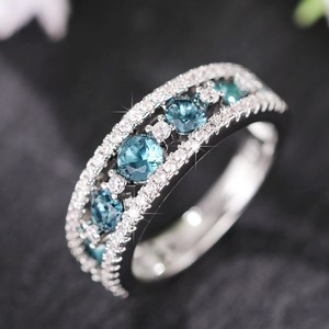 Anello Traforato Blu Reale per Donne, Elegante Accessorio di Moda per Feste - Product Image 3