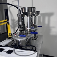 Robot de distribution d'adhésif semi-automatique à engrenage de système automatisé à haute température pour le noyau de pompe en bois d'emballage de cas